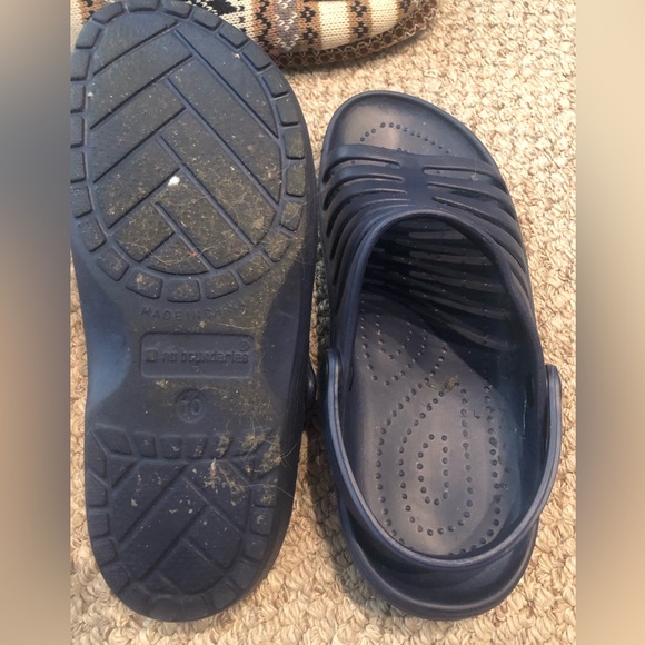 Croc like slides 1 blue sz 10 1 white sz 8 slippers sz large used - Picture 10 of 10